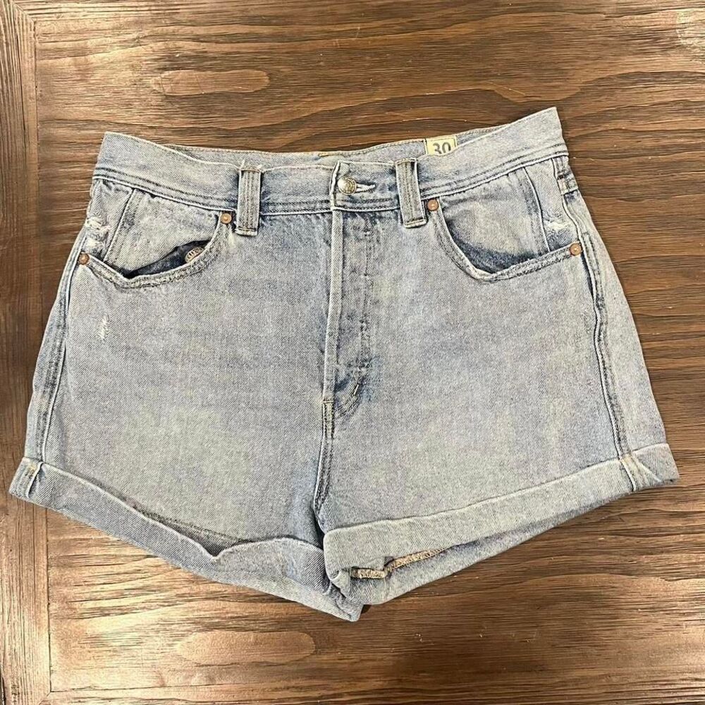 Free People High-Waisted Light Wash Denim‎ Mom Shorts Vintage Style Size 30